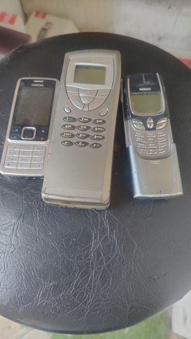 Vând telefoane vechi pentru colectie