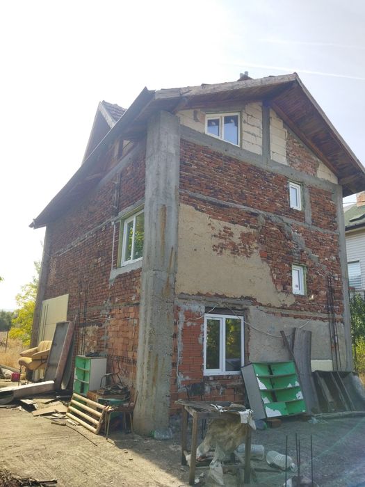 Продава къща в близост до гр.София