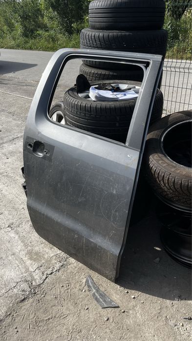 5 броя задна лява и 2 броя задна дясна врата VW Amarok 2010-2016