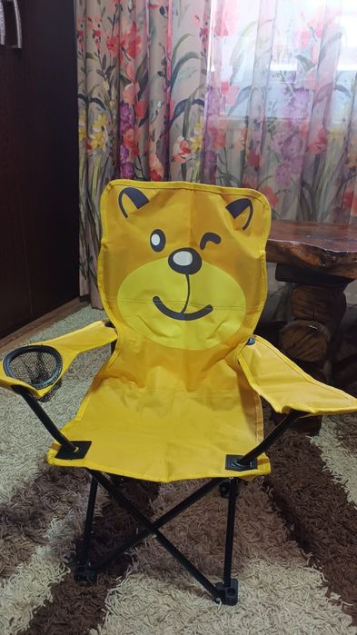 Scaun pliabil nou cu eticheta