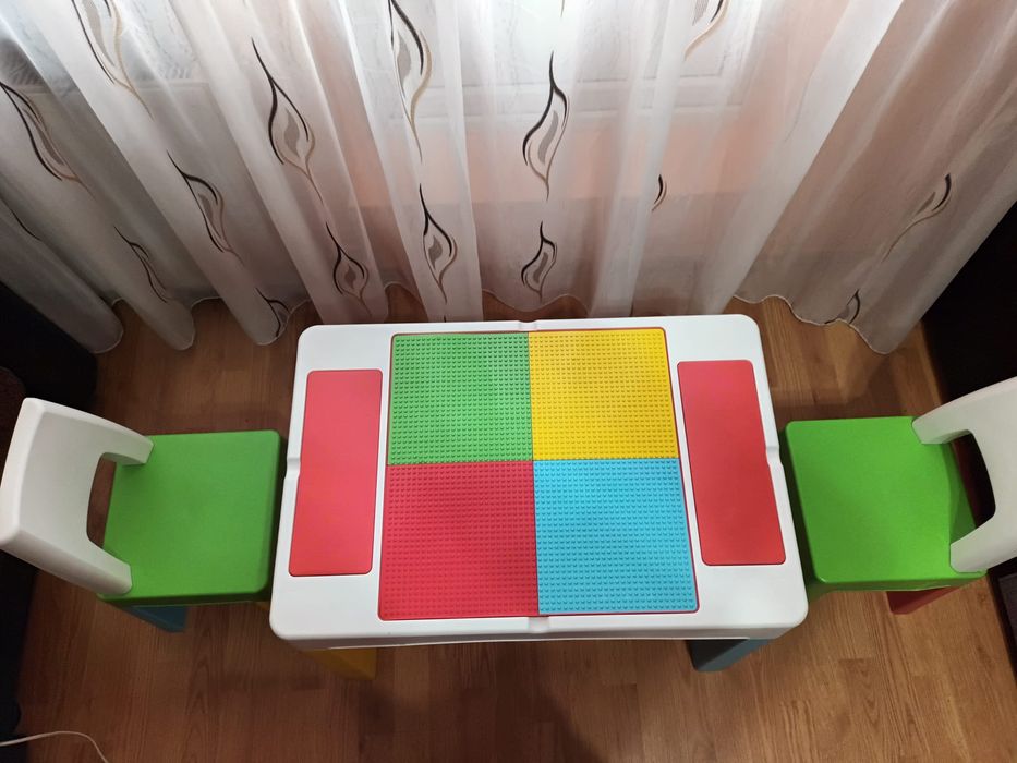 Măsuță lego cu 2 scaunele
