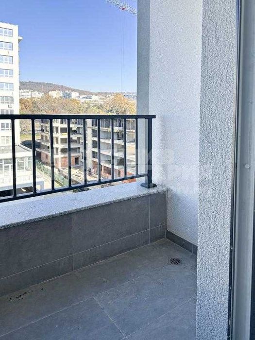 Продава се Едностаен апартамент в Варна, Център - 34 кв.м за 2015 €/кв.м - Снимка #9