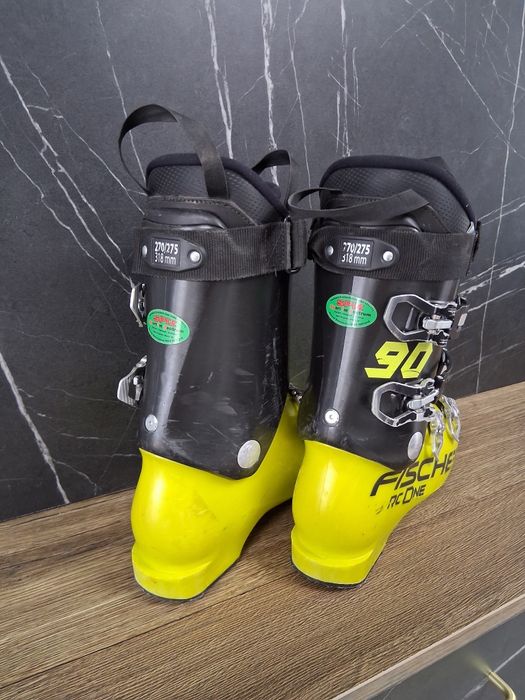 Fischer RC One 90 XTR.