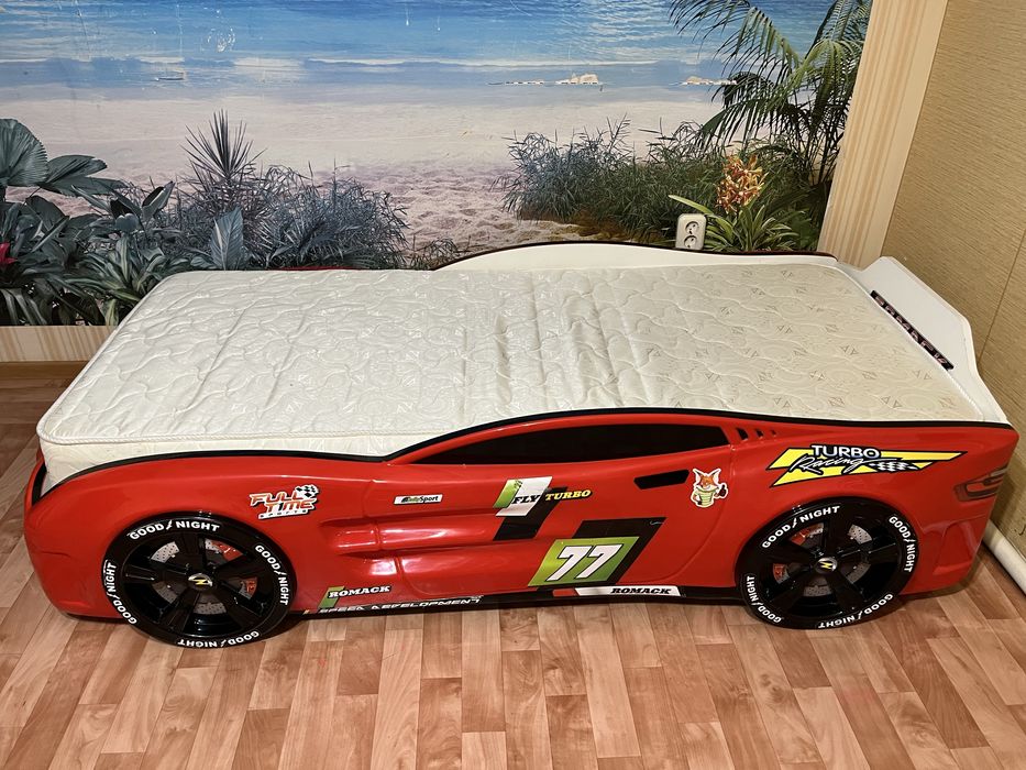 Кровать машинка детская