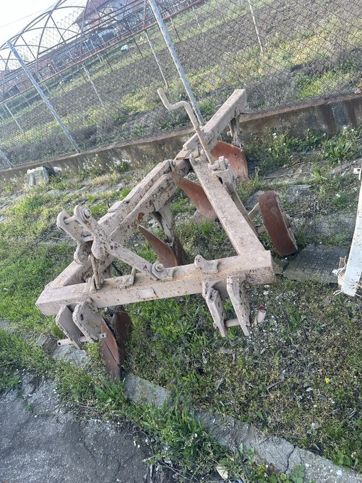 Плуг за трактор и култиватор