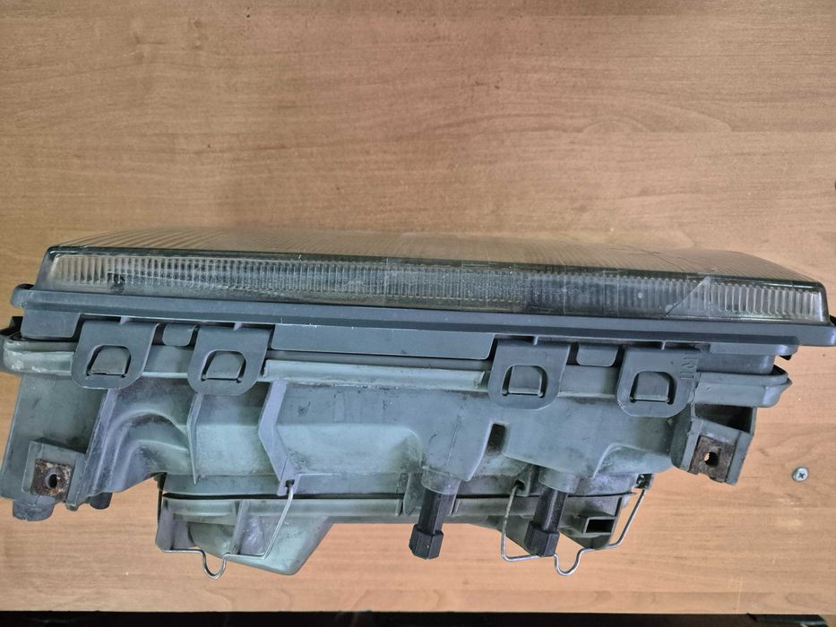 Фара левая на Мерседес бенц 190Е