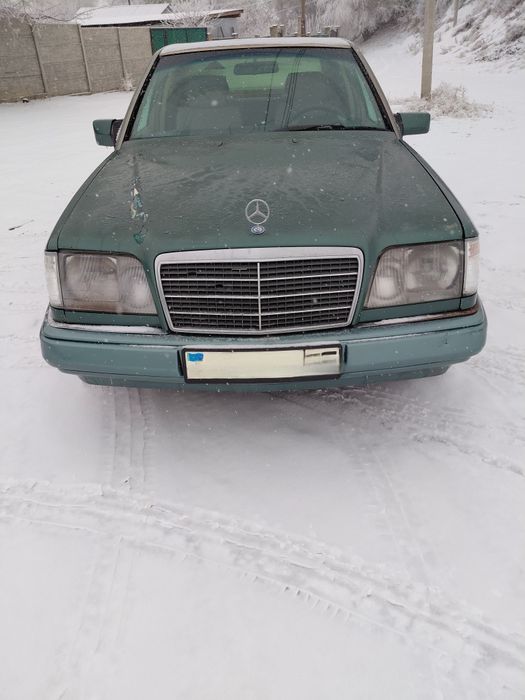 Продам  машину м/в е124