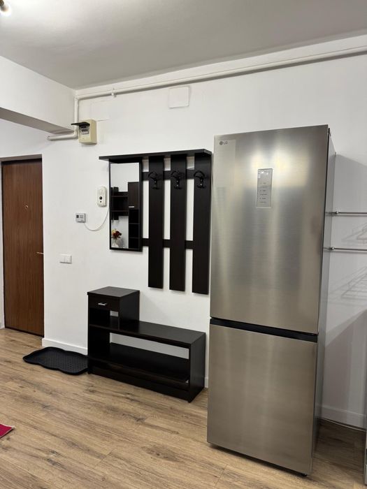 Inchiriez apartament