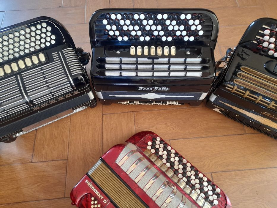 Acordeon/Armonica/Harmonica  cu butoane