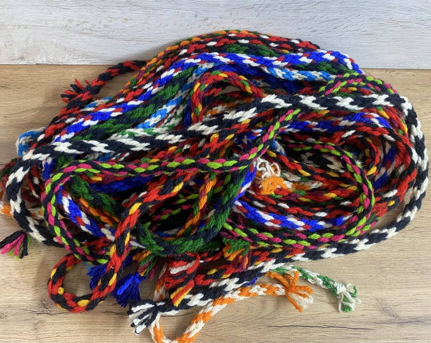 Вълнени ръчно изработени коланчета