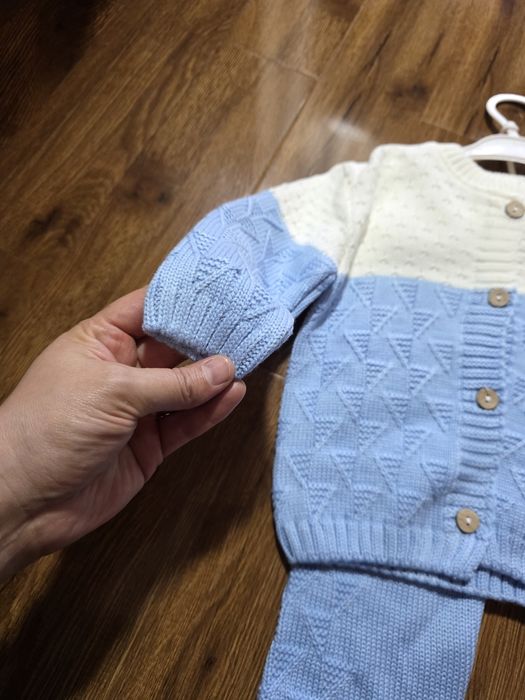 Продаётся вязаный комплект