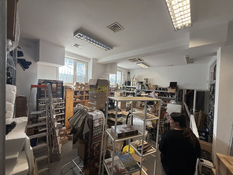 Inchirez spatiu comercial pretabil clinica , restaurant,vitrina 16m