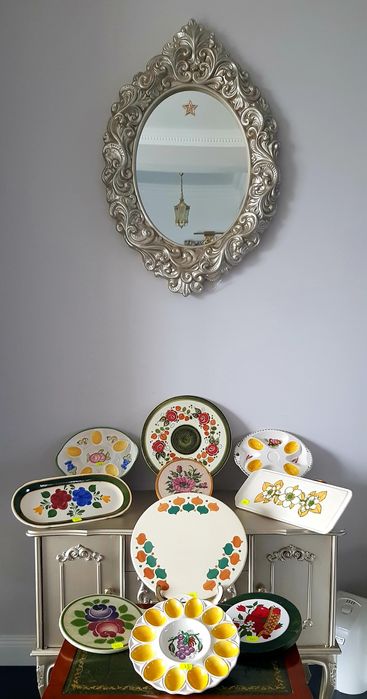 Platouri vechi din porțelan