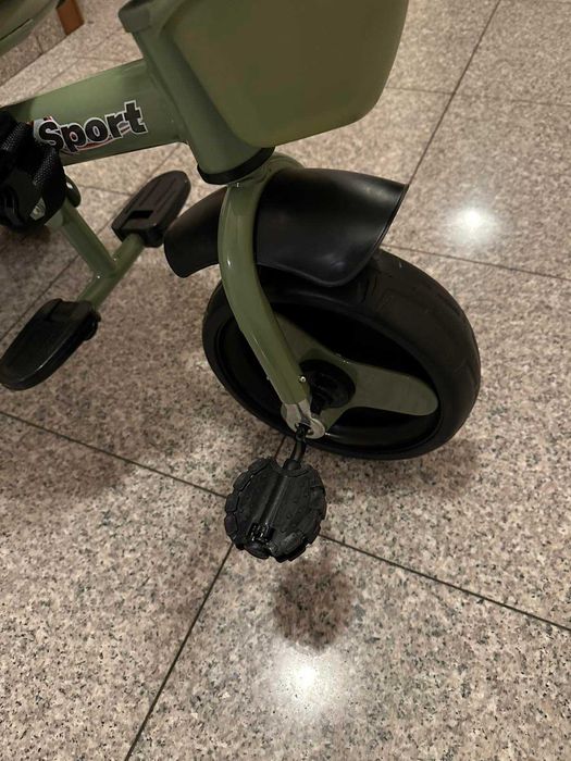 Триколка с въртяща се седалка Sport - Нова