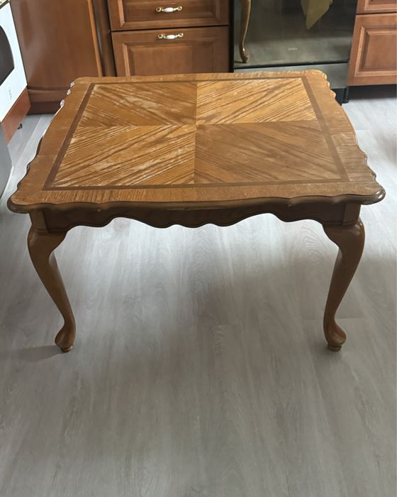 Столик журнальный деревянный