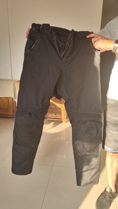 Pantaloni turing