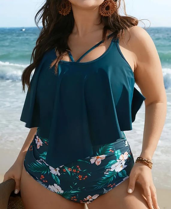 Новый яркий купальник