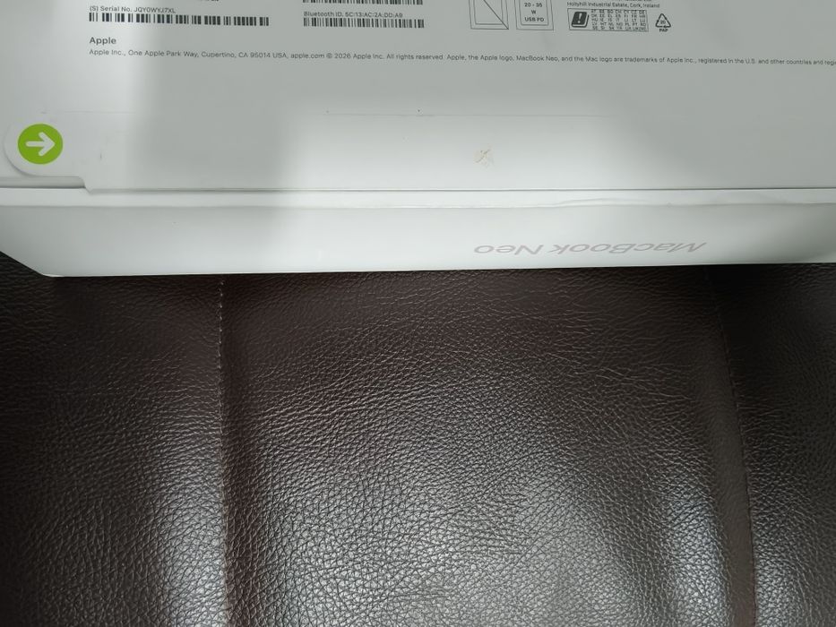 MacBook Neo 512GB cutia sigilata 13inch