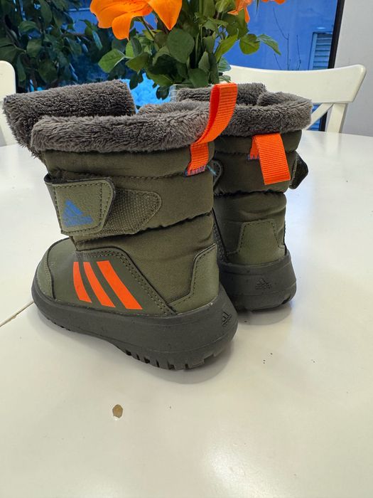 Cizme Adidas nr. 22