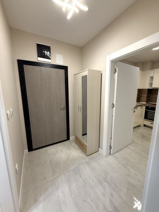 Двустаен апартамент с подземно паркомясто под наем в к-с “Южен 2”