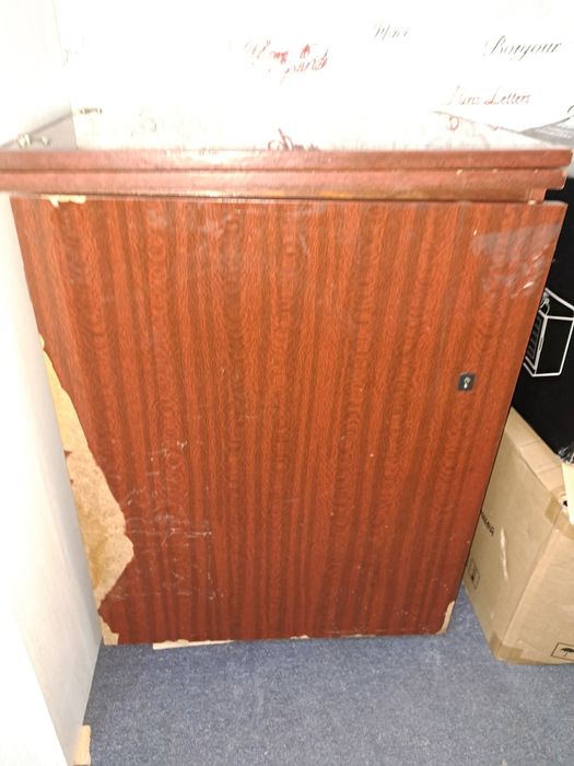 Продам швейную машинку