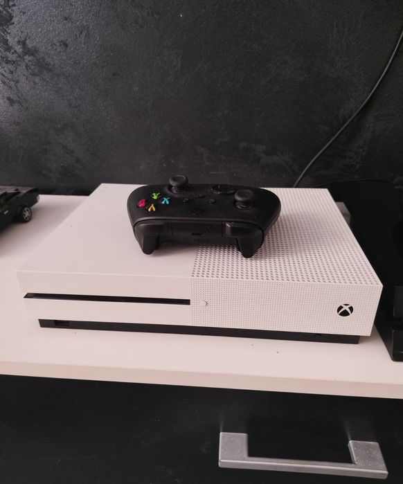 Vând/schimb PS 4 și Xbox ons s