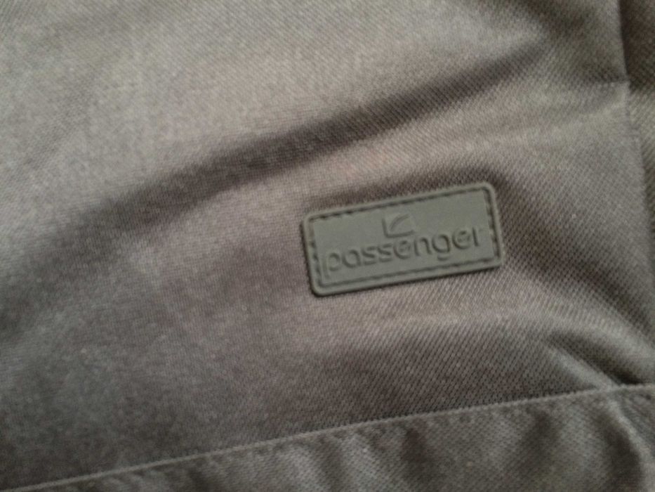 Чисто нова черна раница.