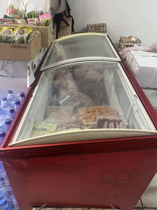 Продам витринные морозильные холодильники
