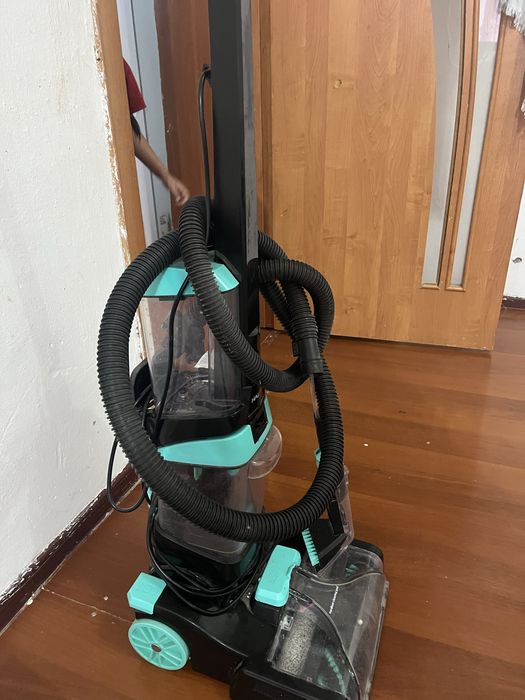 Моющий пылесос бу почти новый