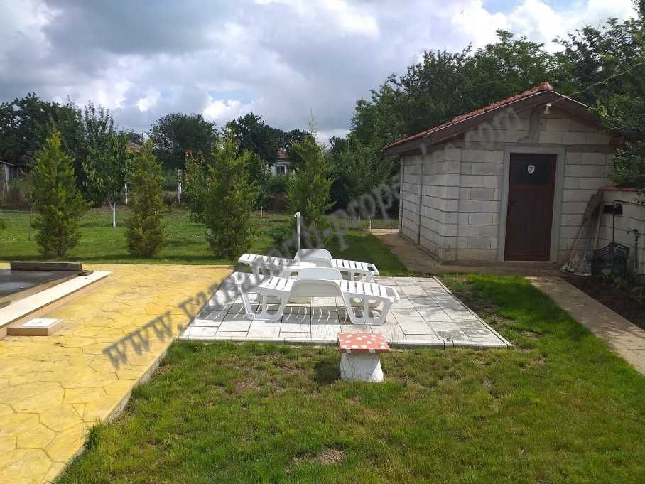 Страхотна едноетажна къща в много хубаво крайбрежно село