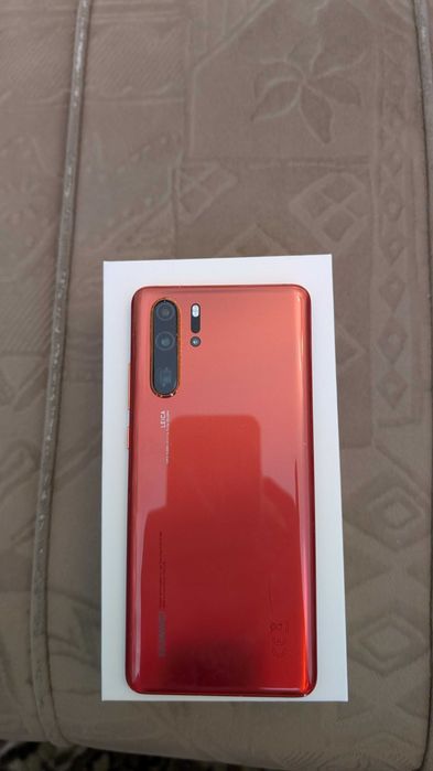 Като нов Huawei P30 Pro комплект и подаръци