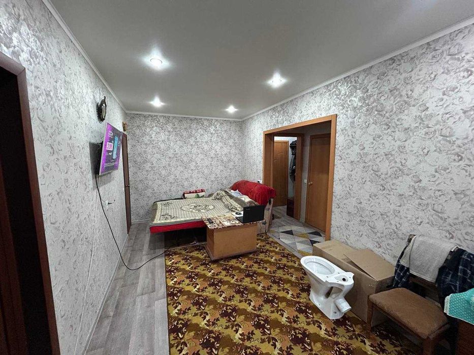 Продам 2-х ком Орджоникидзе