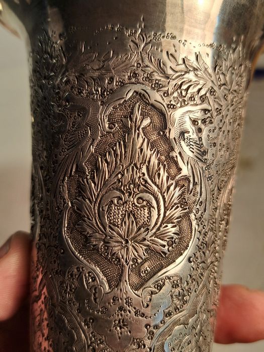 Стара сребърна ваза