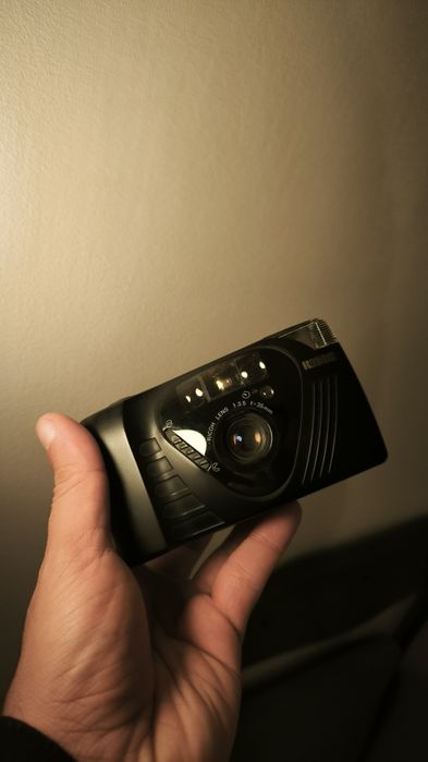 Aparate Ricoh point and shoot