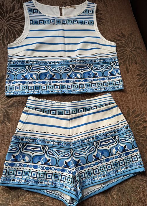 Луксозен Стилен Марков Сет Потниче и къси панталонки от Paris France !