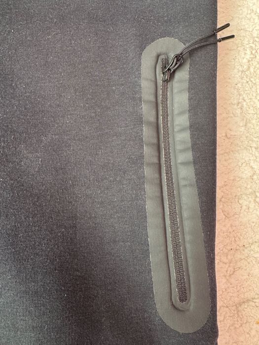 Nike tech fleece черен суичър
