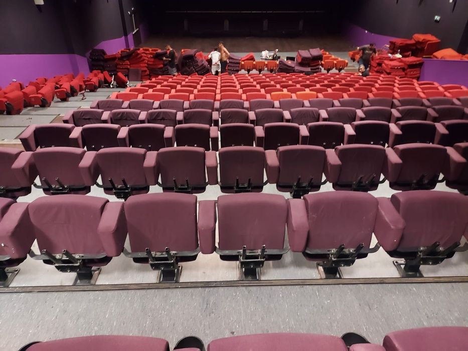 scaune cinema amfiteatru săli de sport tribune super confortabile
