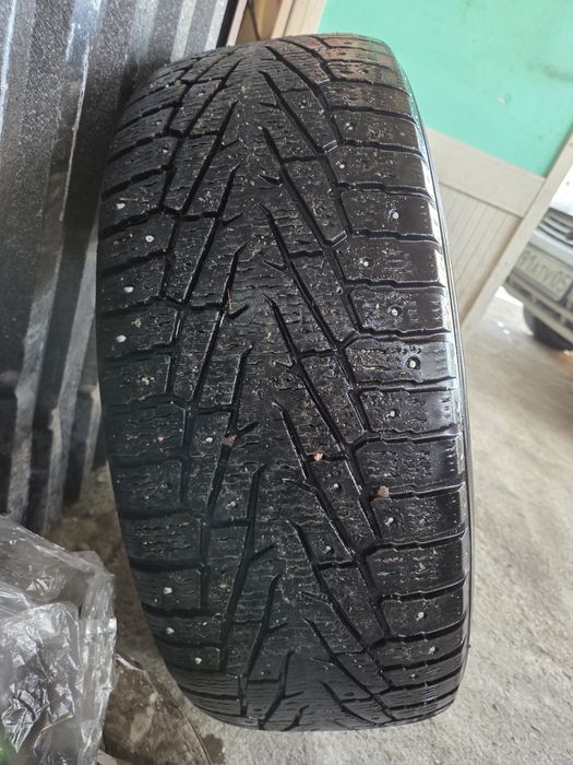 Продам шины шипы