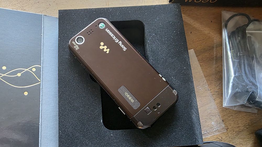 Sony Ericsson W890i