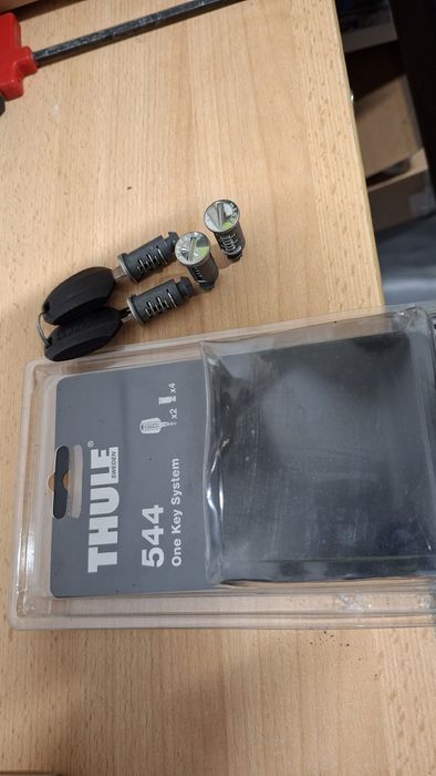 Ключалки Thule, ключета, капачки за греди