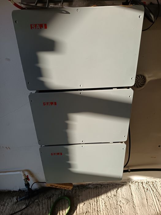 Invertor Saj de 6 Kw și 3 bateri de 16 Kw