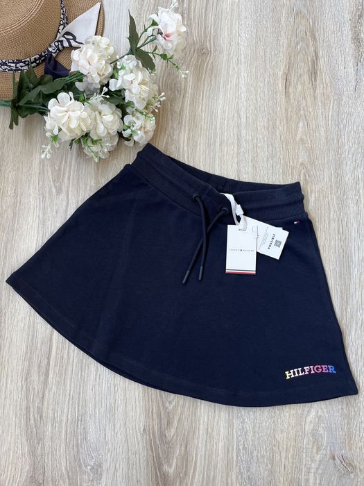 Tommy Hilfiger пола блузка и бански нови с етикет