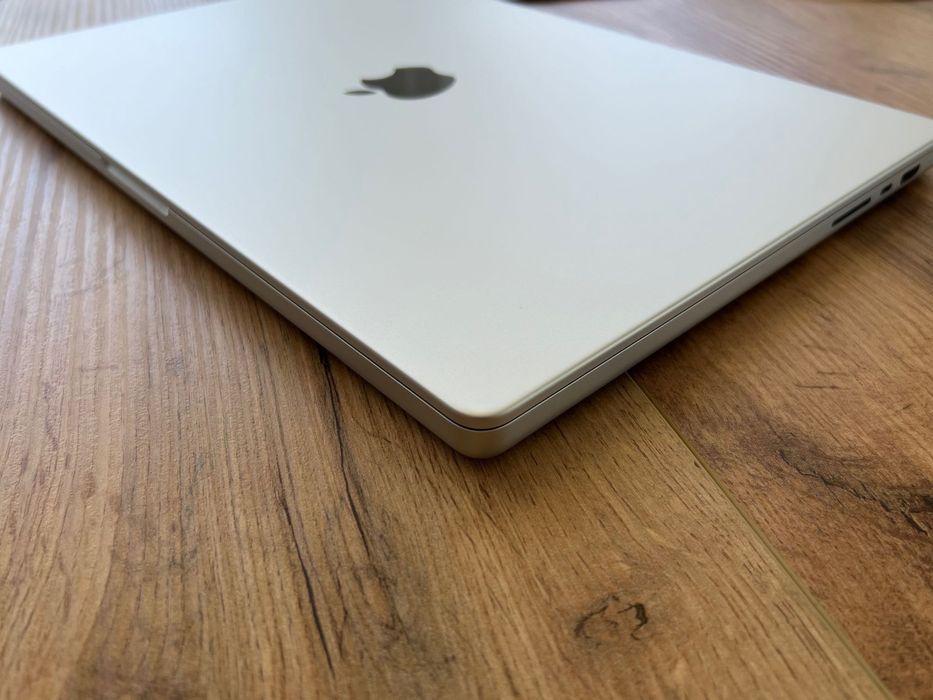 MacBook Pro 16" M4 MAX 16-CPU, 40-GPU, 48GB RAM, 1TB SSD