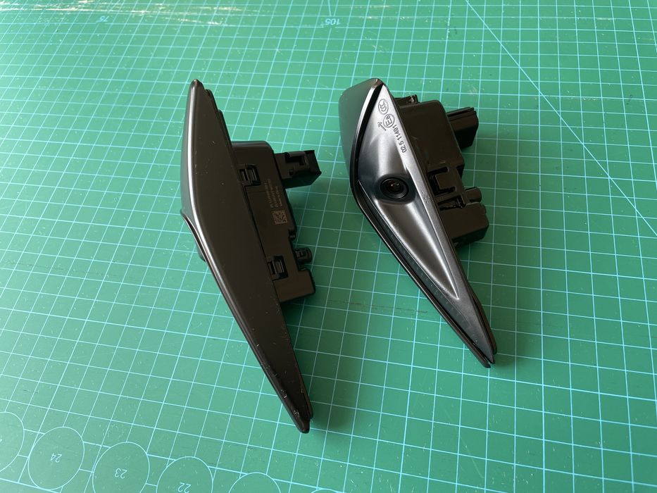 Тесла модел У камера