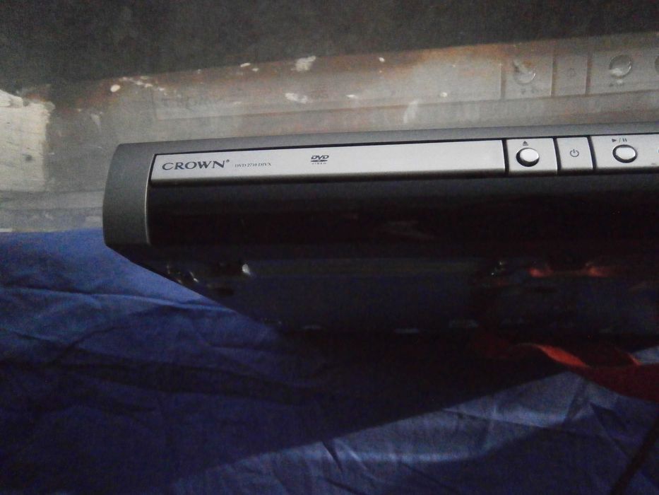 Видео Плеър,Американски,"CROWN"