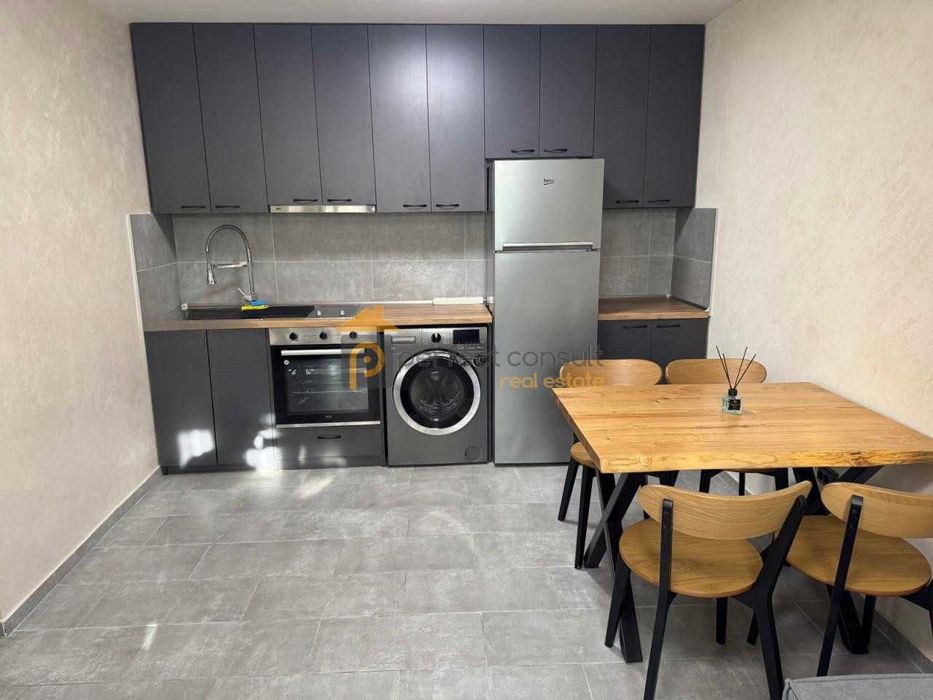 Дава се под наем Двустаен апартамент в Пловдив, Център - 64 кв.м за 375 € - Снимка #3