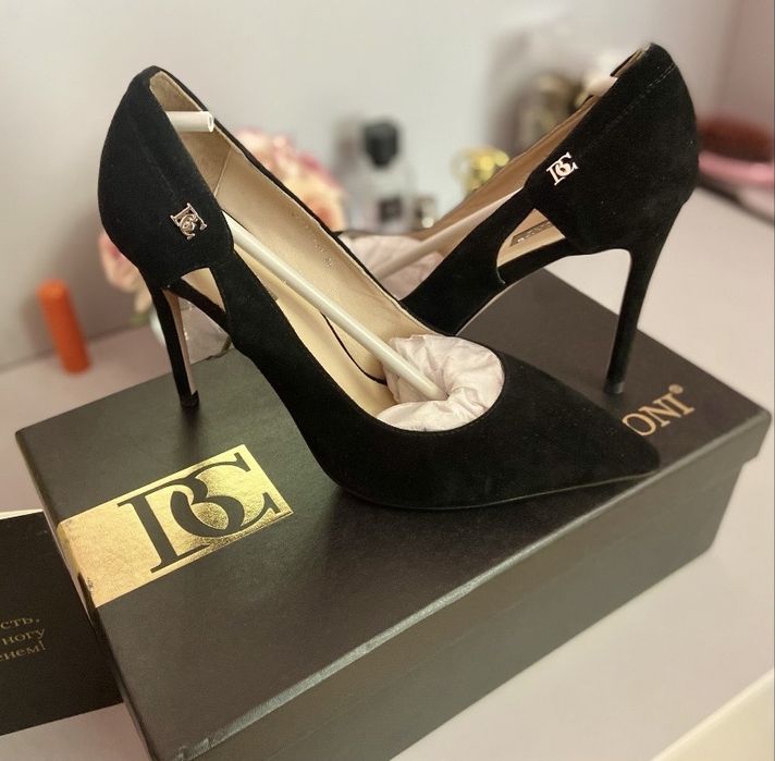 Замшевые черные туфли Basconi. 36 размер