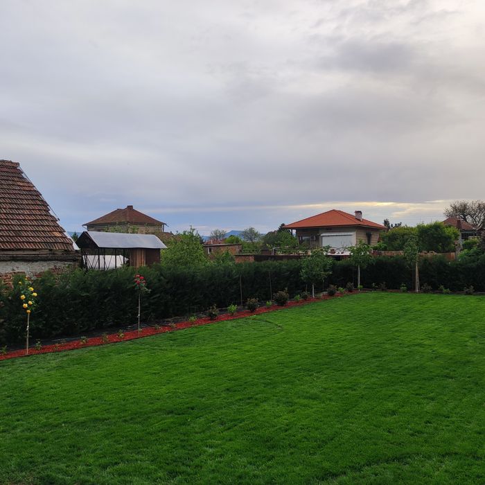 Топ Градинар - Поддръжка на Зелени Площи и Озеленяване!