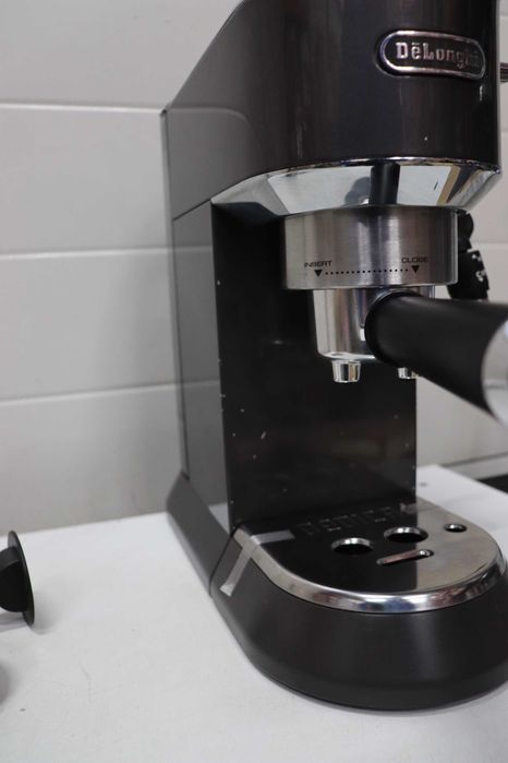Кафемашина De'Longhi Dedica EC685, дюза за млечна пяна, три цедки