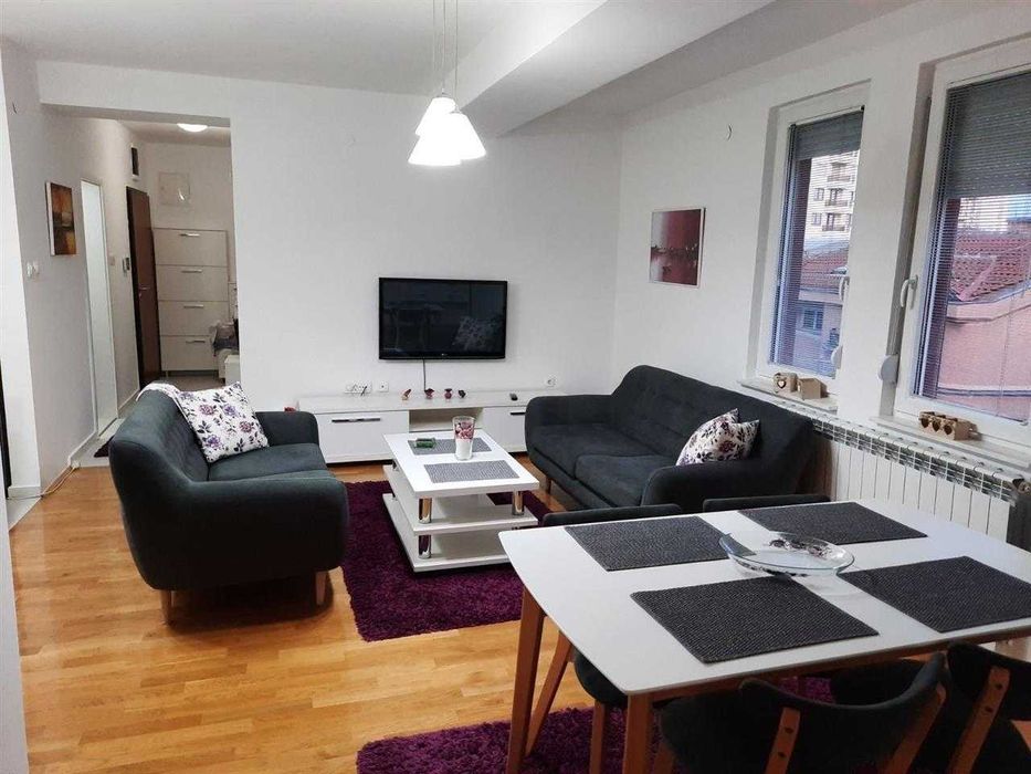 Дава се под наем Тристаен апартамент в Бургас, Лазур - 86 кв.м за 306 € - Снимка #1